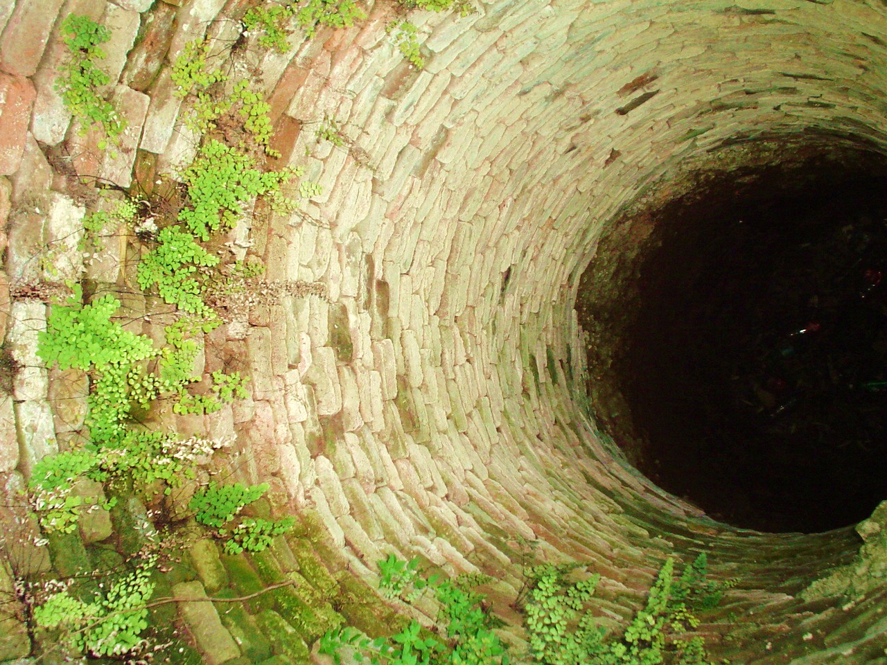 Ηλικιωμένος έπεσε σε πηγάδι