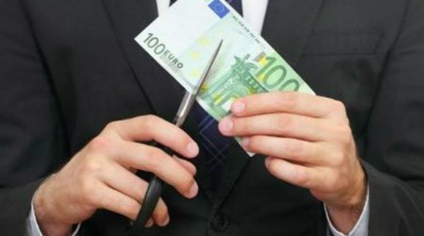 Ποιες περικοπές ζητά η τρόικα