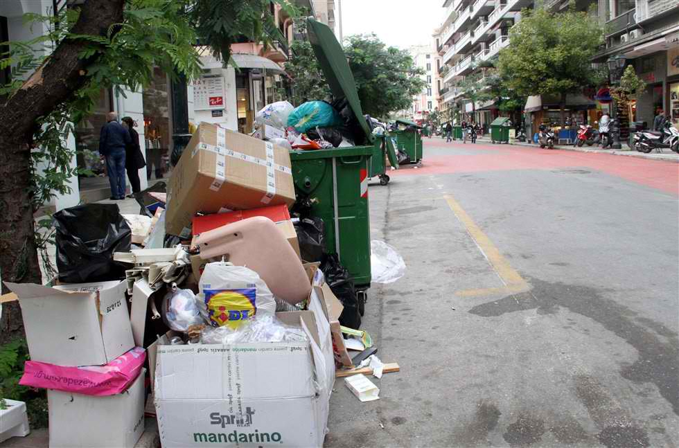 Τα σκουπίδια «πνίγουν» τη Θεσσαλονίκη