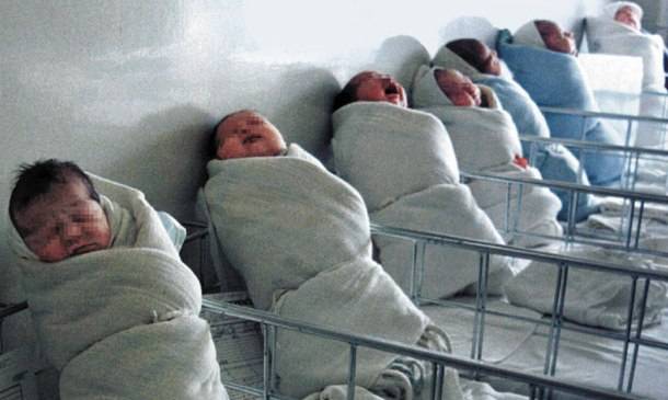 250.000 παράνομες υιοθεσίες