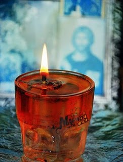 Κλέβουν λάδι από καντήλια