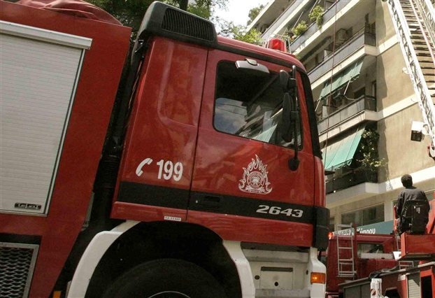 Τώρα – Υπό έλεγχο η πυρκαγιά στην Πατησίων