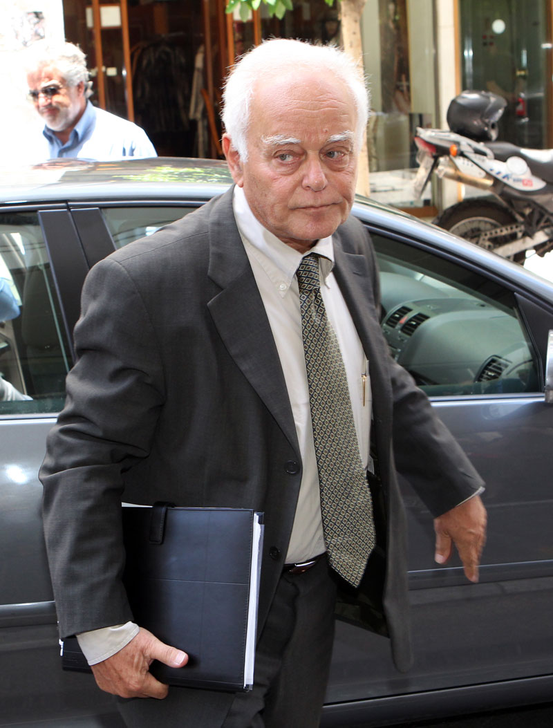 Ο Μανιτάκης για τις απολύσεις