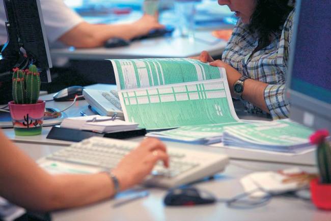 Ενιαίος φόρος 28% στους ελεύθερους επαγγελματίες