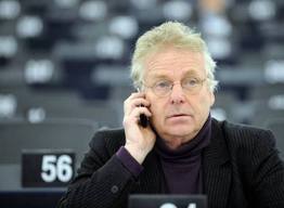 Φοβάται δικτατορία ο Κον-Μπεντίτ