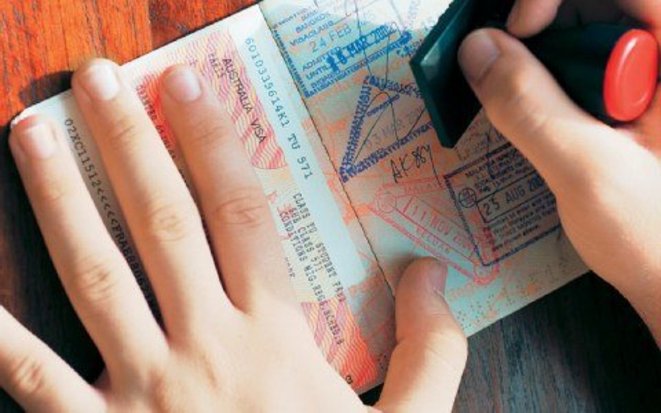 Θέλουν να επαναφέρουν τη βίζα