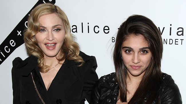 Φεύγει από το σπίτι της Madonna