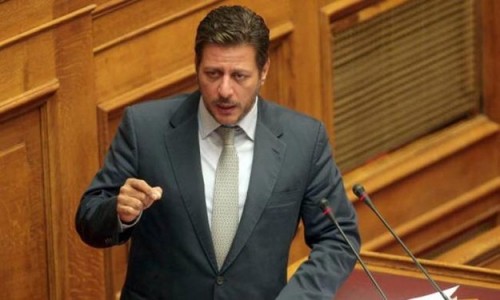 Δεν του σηκώνει το τηλέφωνο