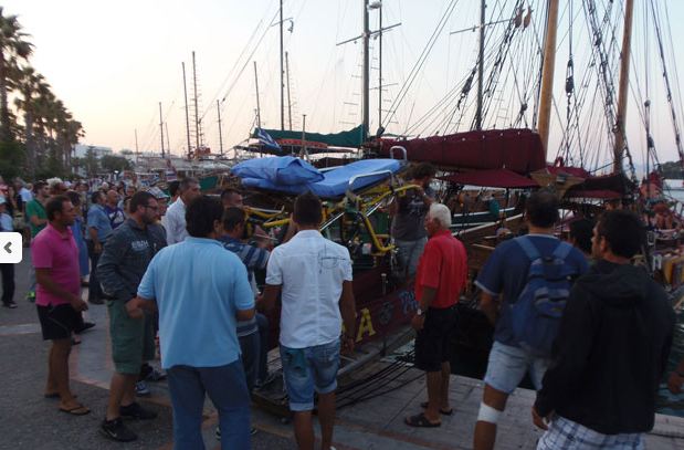 Μισή ώρα μετά έφτασε το ΕΚΑΒ