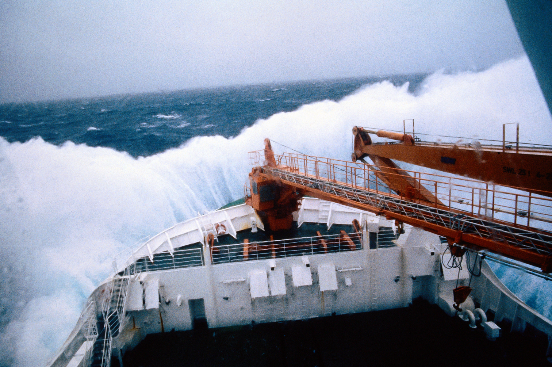 Χάθηκε πλοίο με 700 τόνους χρυσό