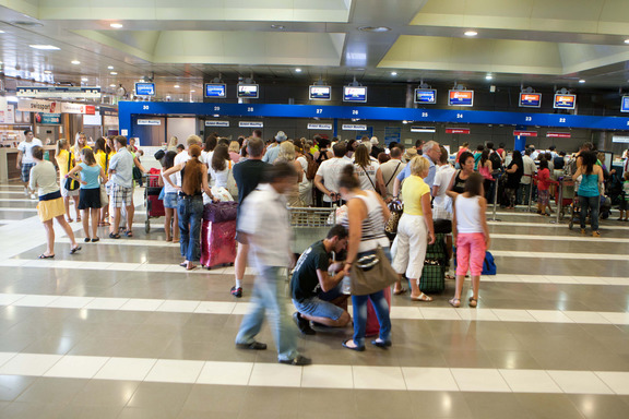 Μείωση και στον τουρισμό