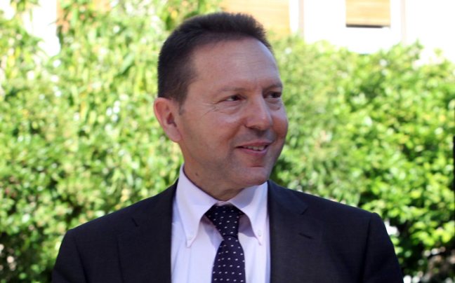 Ξαναφέρνει τη λίστα