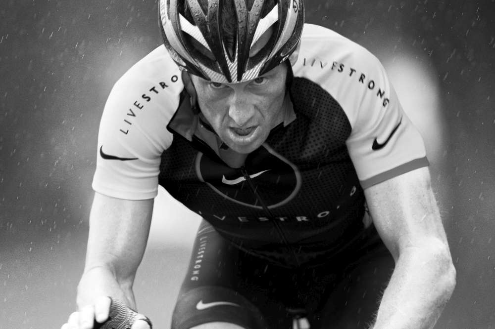 Ο Άρμστρονγκ εκτός Livestrong