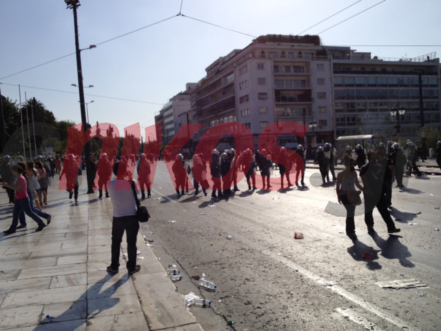 Τώρα-Επιχείρηση σκούπα στην Αμαλίας