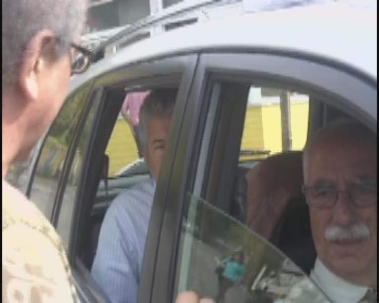 Γιουχάισαν τον Δήμαρχο Πάτρας