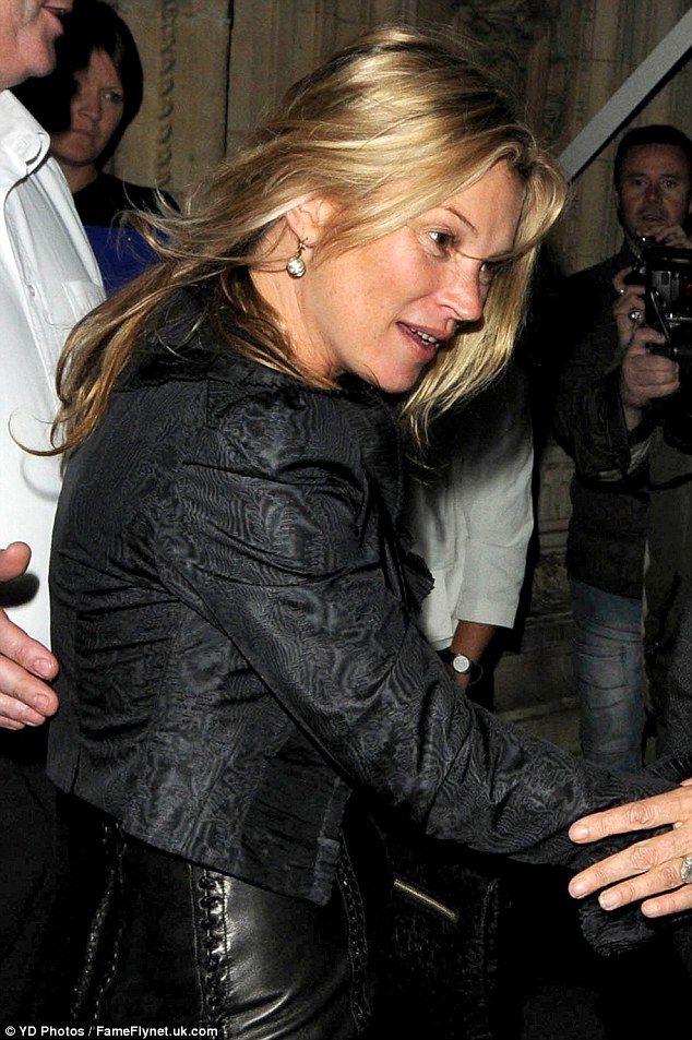 “Σπασμένη” η Κate