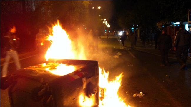 Έβαζε φωτιά σε κάδους