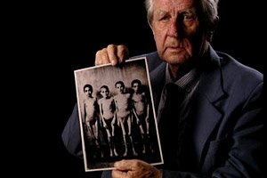 Έφυγε ο φωτογράφος του Άουσβιτς