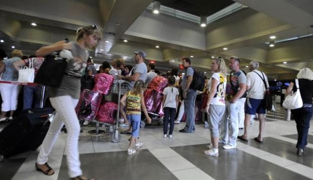 Σε πτωτική πορεία ο τουρισμός