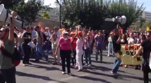 Τώρα-Συνθήματα έξω από τη Βουλή