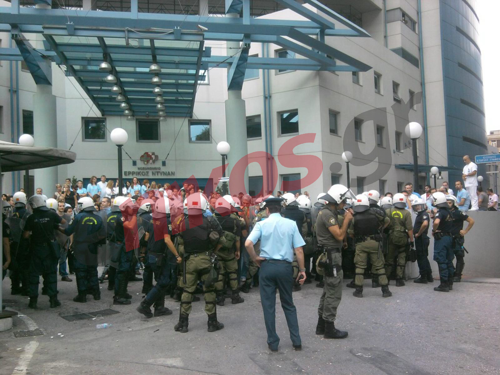 Τώρα -ΦΩΤΟ. Ένταση στο Ερρίκος Ντυνάν