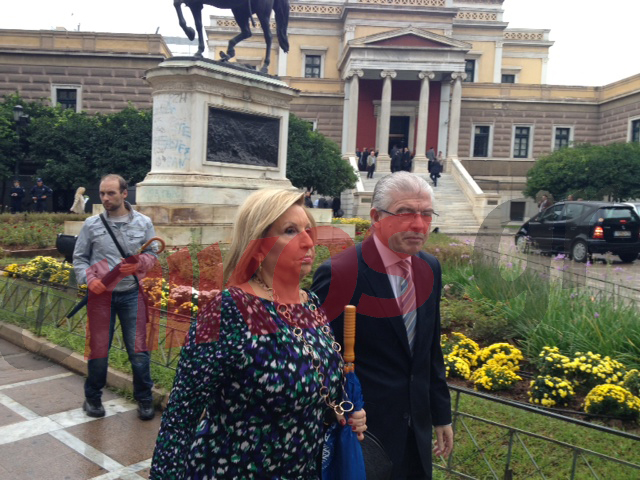 Τώρα-Στην Παλαιά Βουλή ο Λυκουρέντζος και η Πετραλιά