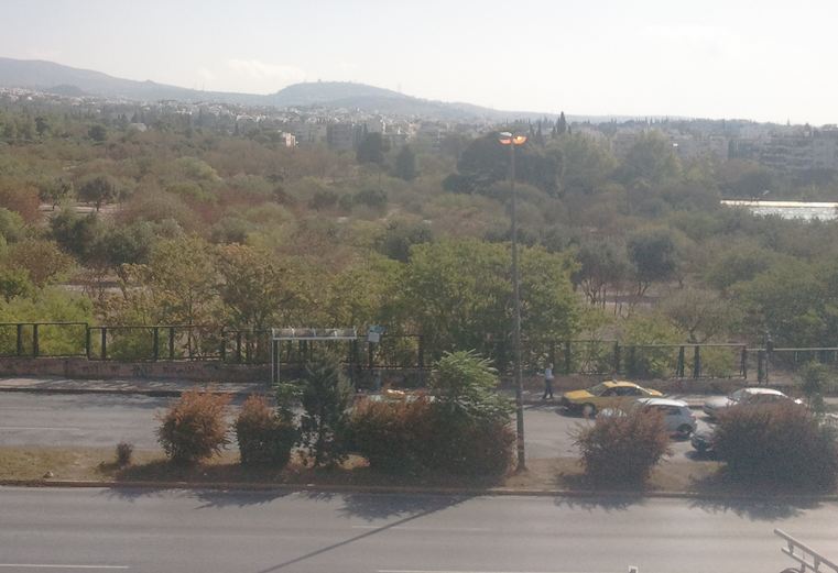 ΦΩΤΟ-Αναμμένες οι λάμπες στην Κηφισίας