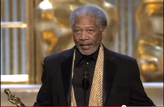 Ο Morgan Freeman ζει και βασιλεύει!