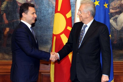 Ο Γκρουέφσκι ζητά τη στήριξη του Μόντι