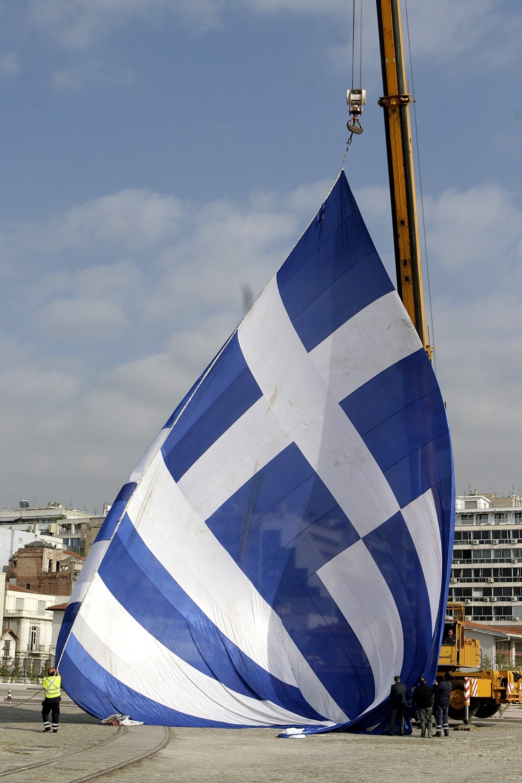 Που κυματίζει η μεγαλύτερη ελληνική σημαία