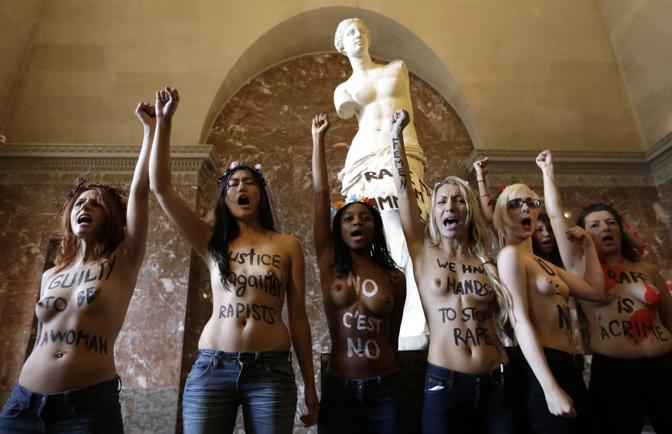 Τα «πέταξαν» και στο Λούβρο