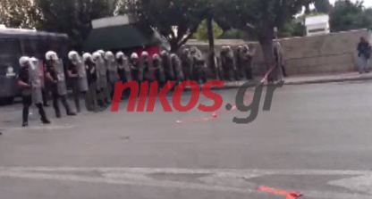 Βίντεο- Πέταξαν αυγά στα ΜΑΤ