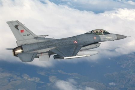 Τουρκικά πυρά σε Κούρδους