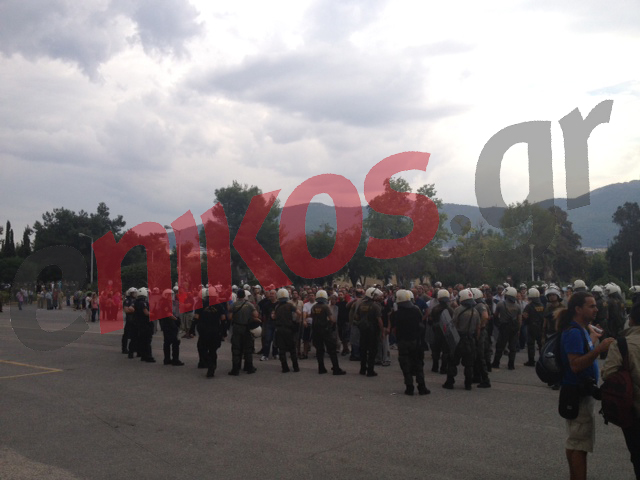 Τώρα-ΜΑΤ περικύκλωσαν τους ναυτεργάτες