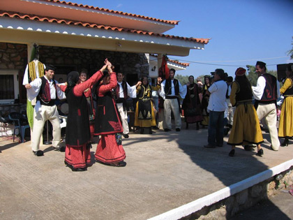 Το τσίπουρο … γιορτάζει