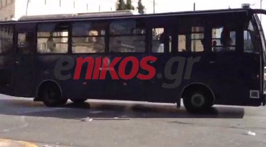 Τώρα-Βίντεο: Αποχωρούν οι κλούβες