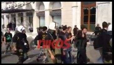 Όλα τα βίντεο από το Σύνταγμα