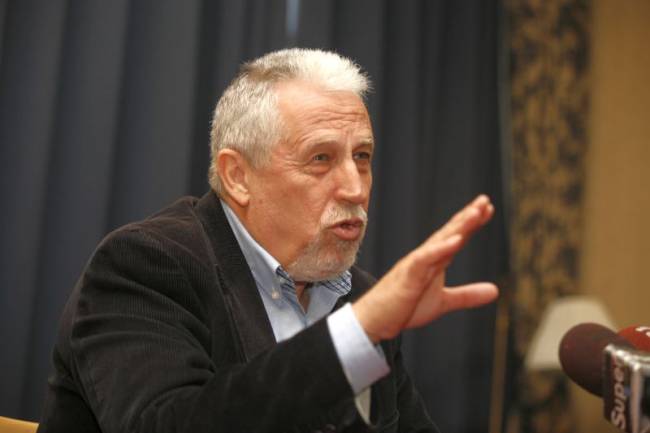 “Τρέμουν τις παρελάσεις”