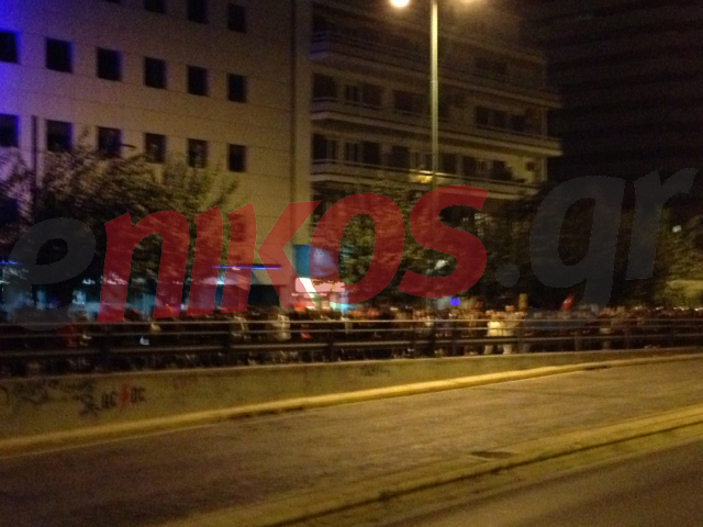 Τώρα-Κατευθύνονται προς την πρεσβεία