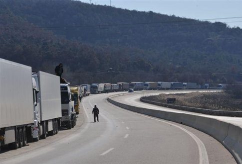 Οργιάζουν λαθρεμπόριο-φοροδιαφυγή