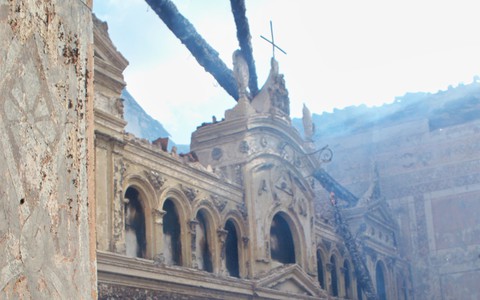 Εκκλησία έγινε στάχτη