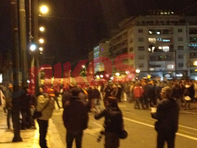 Τώρα: Η εικόνα από το Σύνταγμα