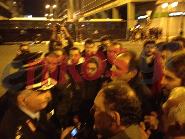 Τώρα-Διαπραγματεύσεις διαδηλωτών-αστυνομίας