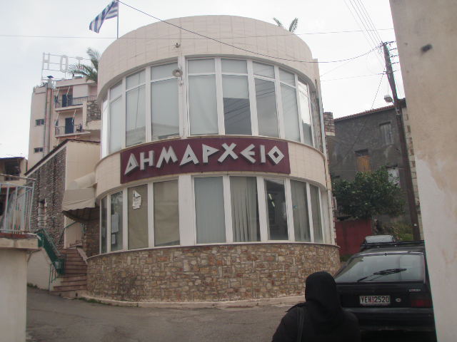 Χαστούκια σε δημοτικό συμβούλιο