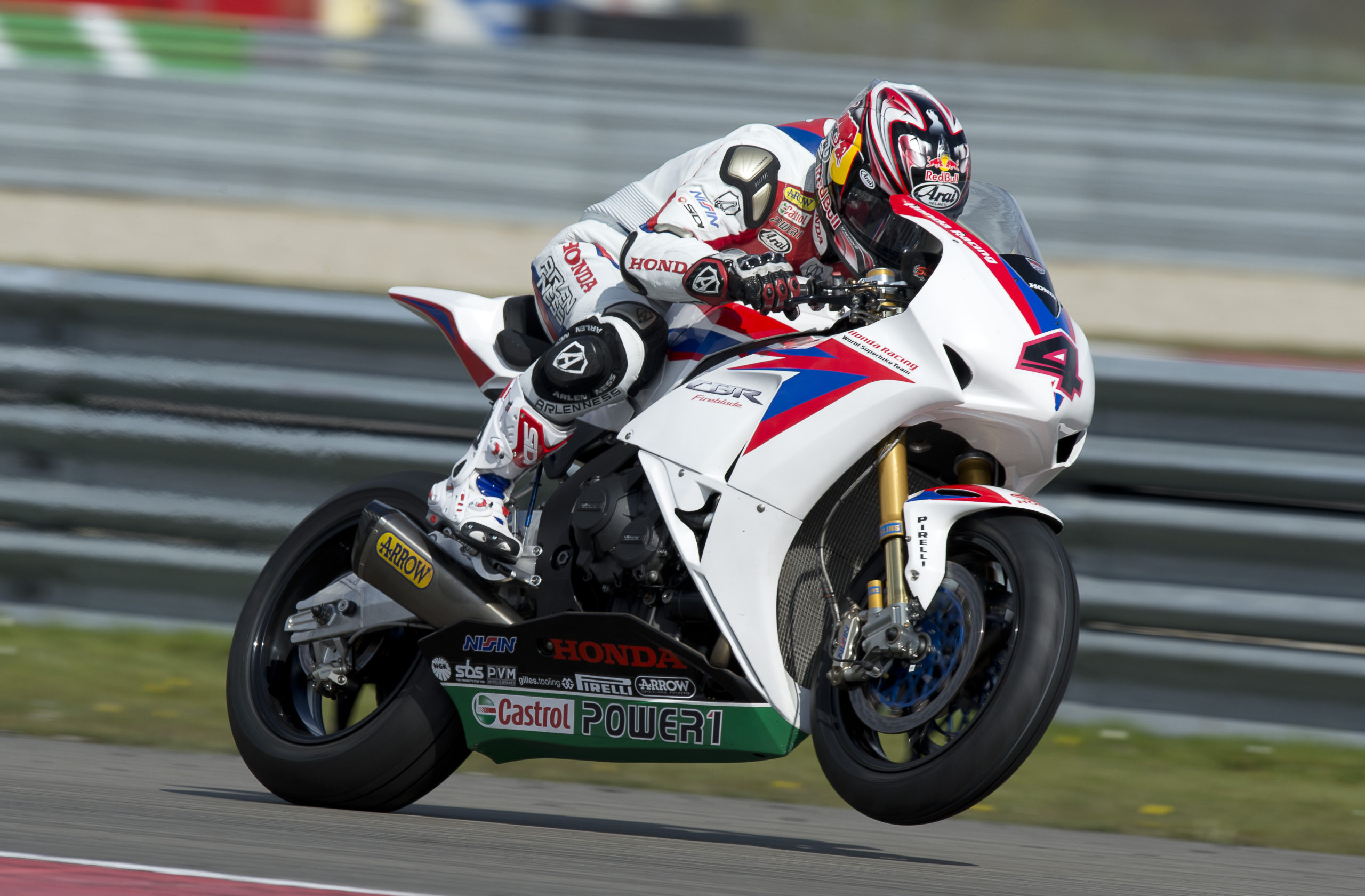 Ο Aoyama αντί του Hernandez