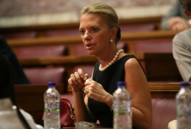 Η Βόζεμπεργκ “καρφώνει” Χρυσοχοΐδη