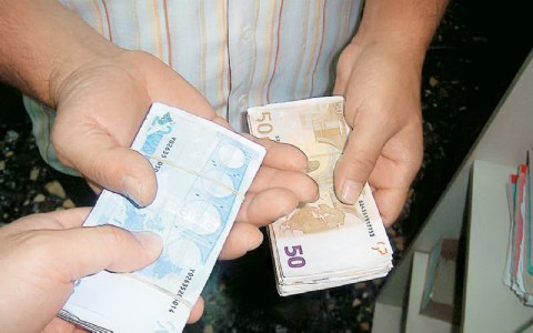 Δεν πληρώνει το δημόσιο