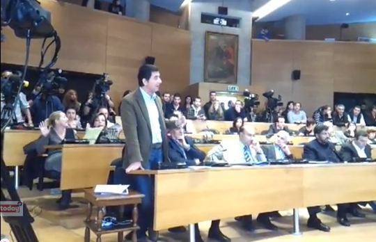 ΒΙΝΤΕΟ:Εργαζόμενοι των ΟΤΑ αποδοκίμασαν τον Γκιουλέκα