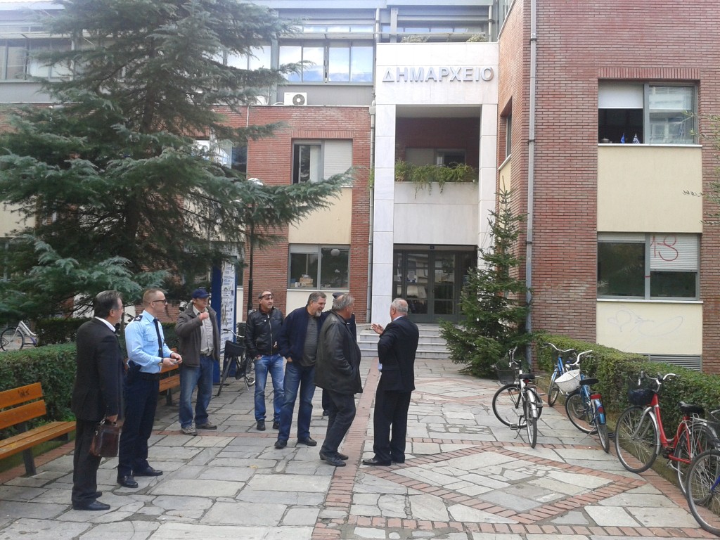 Τώρα – Τηλεφώνημα για βόμβα στο δημαρχείο Τρικάλων