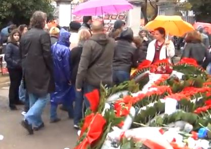 Πολυτεχνείο-Η “Σπίθα” καταθέτει στεφάνι